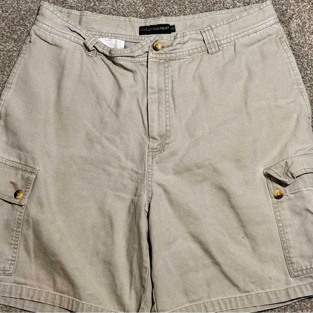 Tan Cargo Shorts with Relaxed Fit and Lightweight Fabric